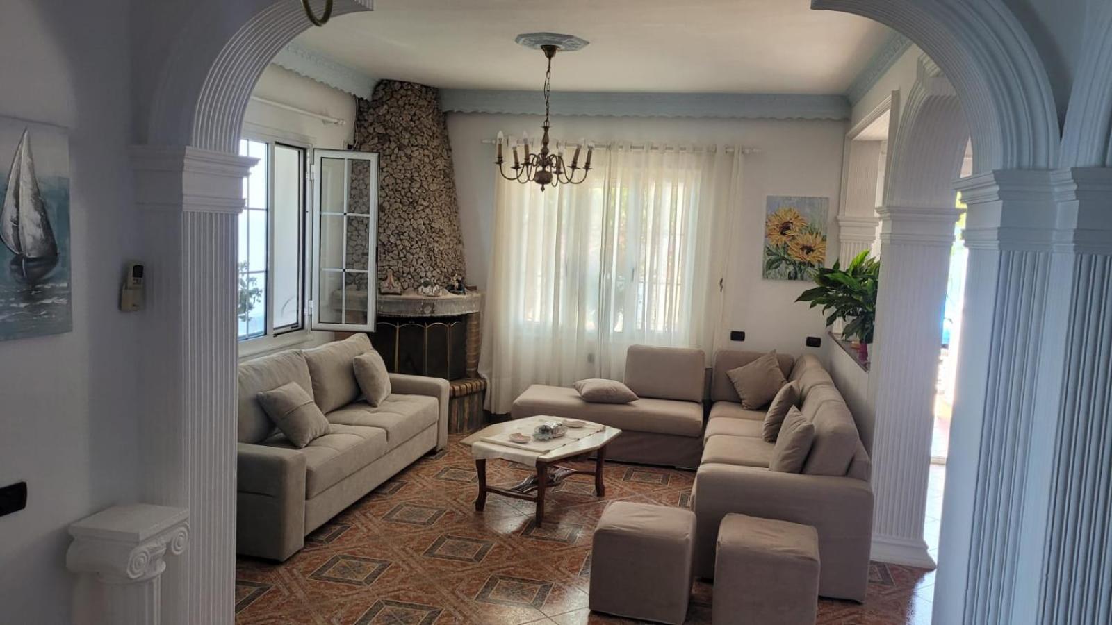 Vila Pashaj Vlorë エクステリア 写真